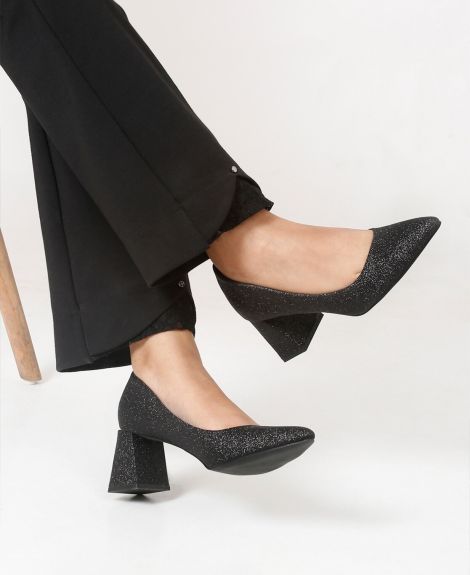 FLAT N HEELS, Embellished Pumps with Pointed Toes Shape