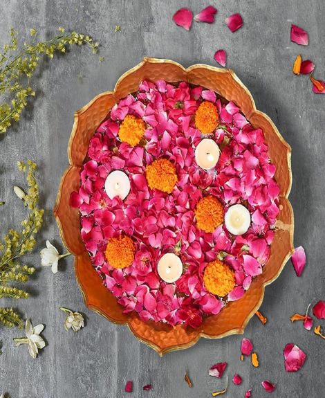 The Purple Tree Beautiful Handcrafted Lotus Urli Bowl for Diwali (Pack of 1, 30 cm) Decorative Bowl for Floating Flowers and Tea Light Candles Home, Tr