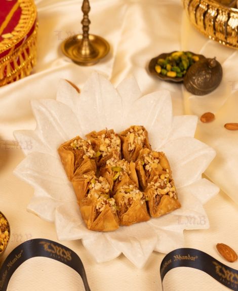 Baklawa dryfruit pyramid