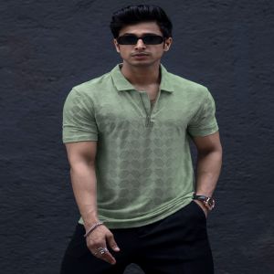 Maniac Mens Textured Polo Neck Half Sleeve Pista Half Zipper Cotton Lycra Blend T-Shirt