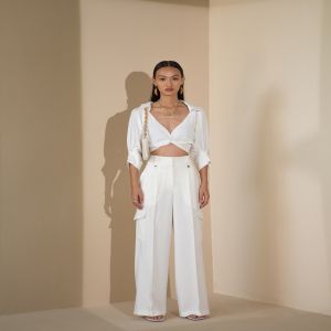 THE DAPPER LADY, V-neck Crop Top
