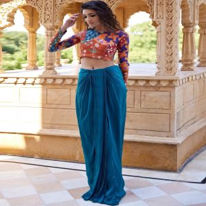 AMROOD, Straight Skirt with Front Pleat