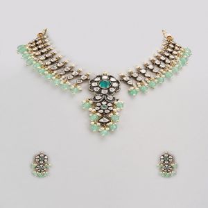 VASTRAA Jewellery,Gold Finish Kundan Polki & Green Stone Necklace Set