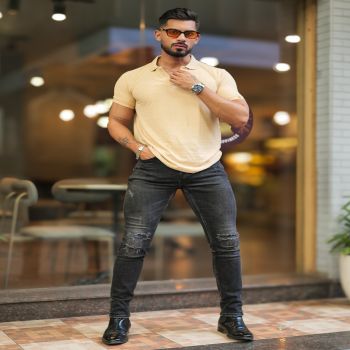 Maniac Mens Solid V-Neck Half Sleeve Beige Slim Fit T-Shirt