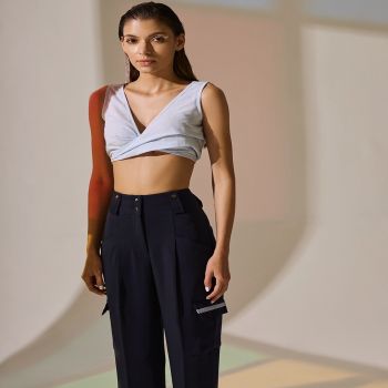 THE DAPPER LADY, Sleeveless V-neck Top