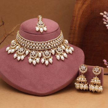 White Color Choker Kundan Necklace Set