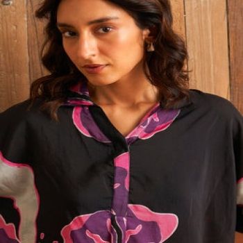 BLACK MAYA ZOE SHIRT