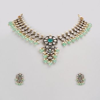 VASTRAA Jewellery,Gold Finish Kundan Polki & Green Stone Necklace Set